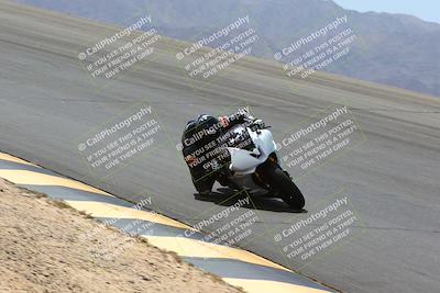 media/Apr-10-2022-SoCal Trackdays (Sun) [[f104b12566]]/Bowl (11am)/